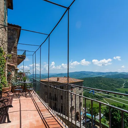 Tuscan Hilltop Getaway *